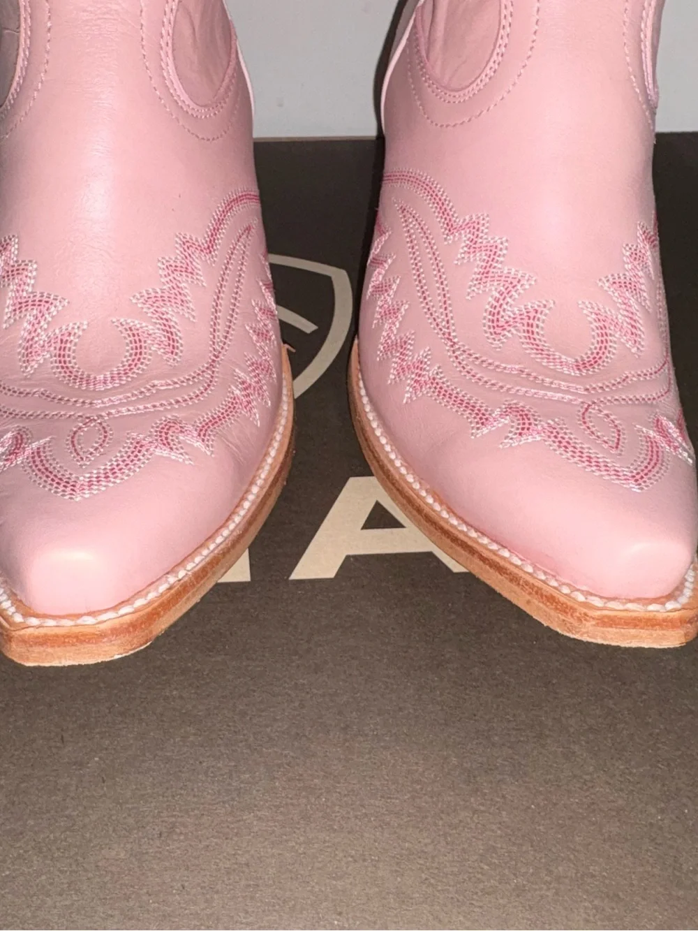 Ariat Powder Pink Casanovas